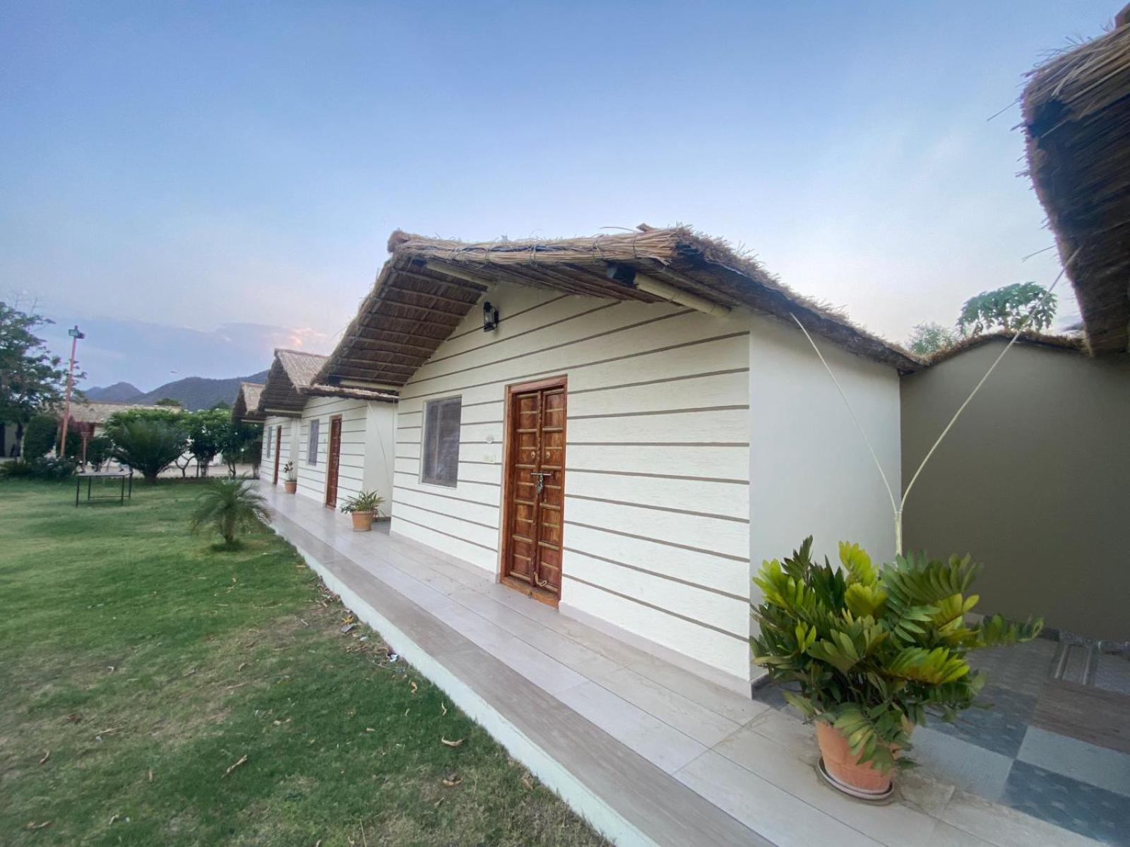 Amar Bagh Resort 布什格尔 外观 照片